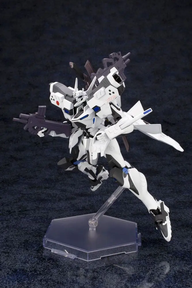 Muv-Luv Alternative Total Eclipse Plastic Model Kit Shiranui Second Yuya Bridges KI Ver. 1.5 18 cm Produktfoto