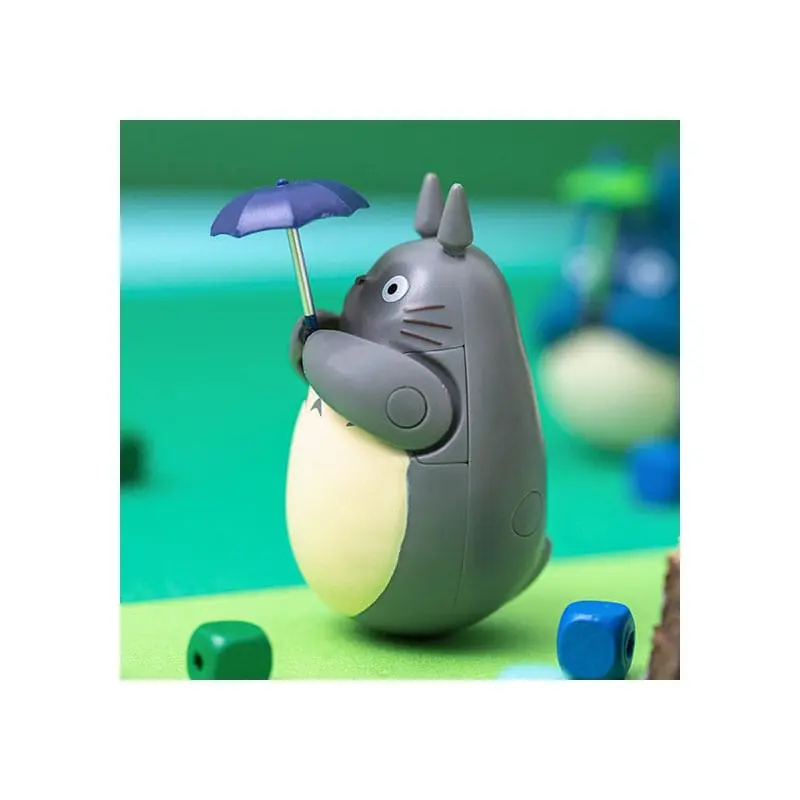 Mein Nachbar Totoro Figur mit rundem Boden Big Totoro with leaf 7 cm termékfotó