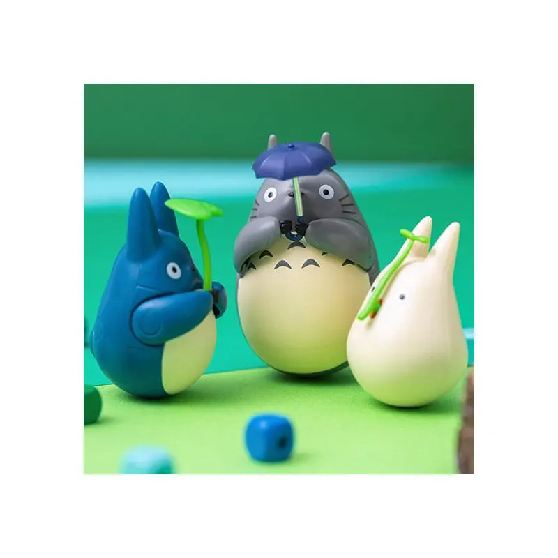 Mein Nachbar Totoro Figur mit rundem Boden Big Totoro with leaf 7 cm Produktfoto