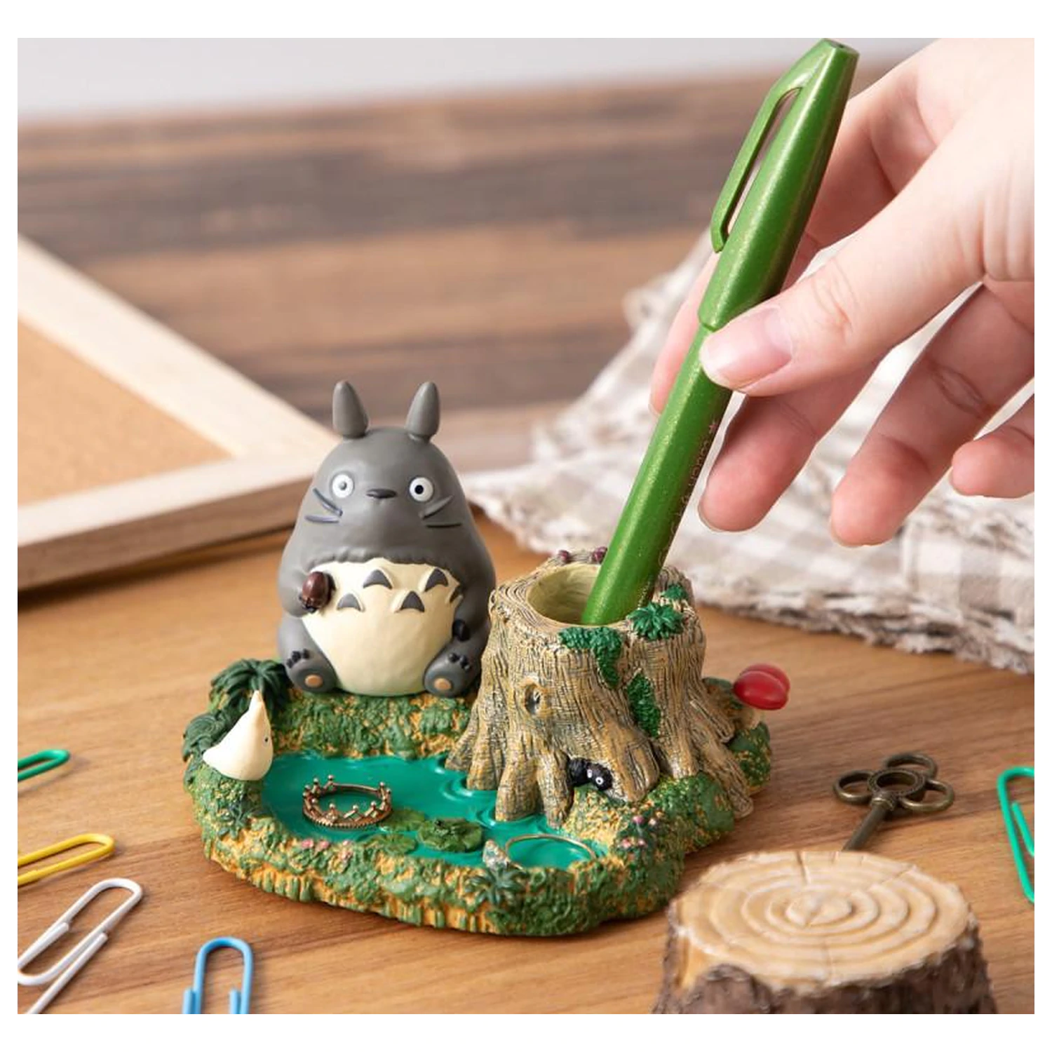 My Neighbor Totoro Totoro by the Pond Figur Bleistifthalter Produktfoto