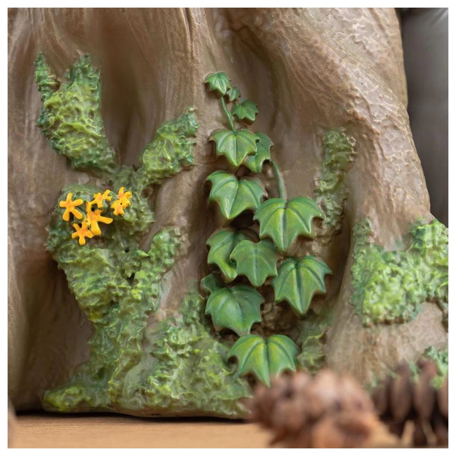 My Neighbor Totoro Totoro Baumstamm Planter Diorama 17,5 cm Produktfoto