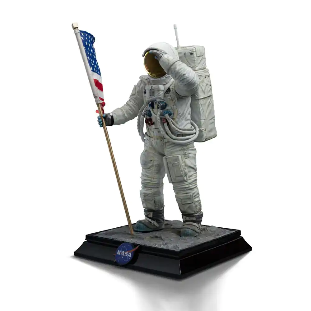 NASA Art Scale Statue 1/10 Apollo 11 Astronaut 23 cm termékfotó