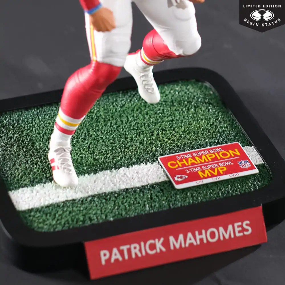 NFL Kansas City Chiefs Statue Statue 1/6 Patrick Mahomes 30 cm Produktfoto