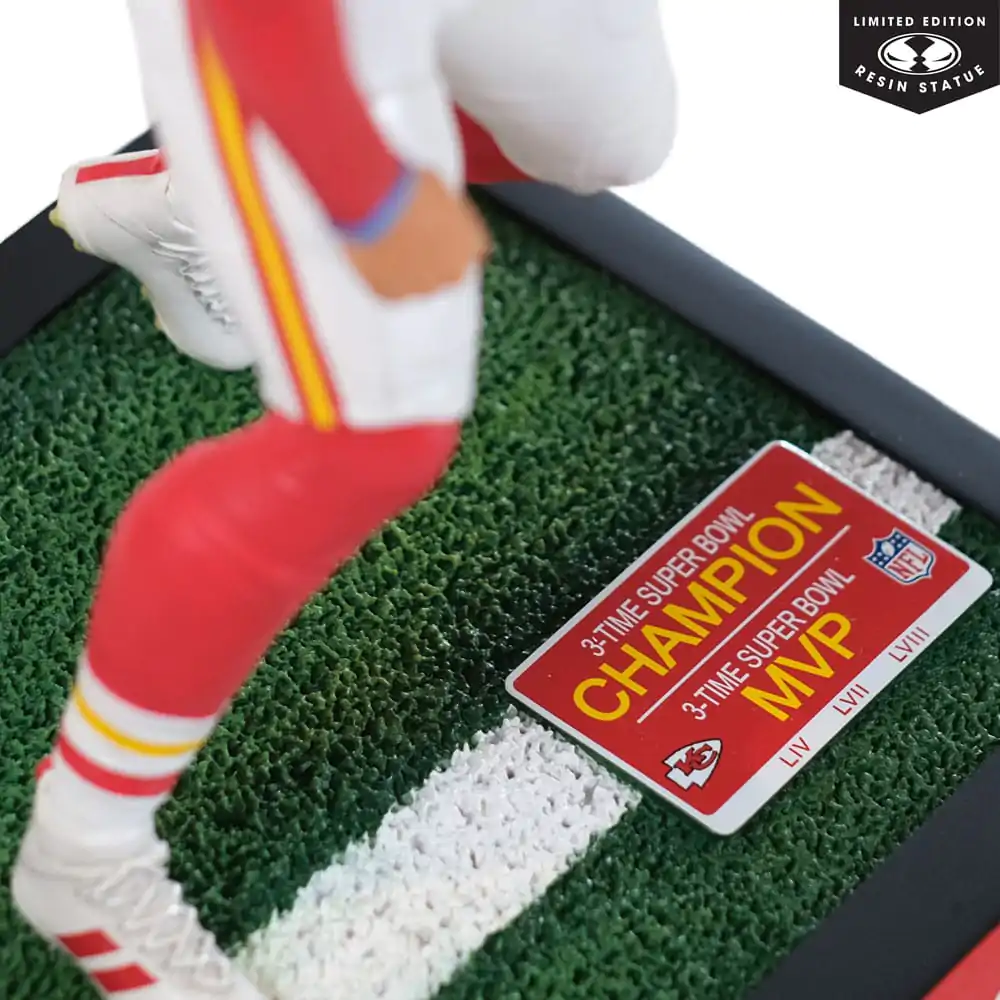 NFL Kansas City Chiefs Statue Statue 1/6 Patrick Mahomes 30 cm Produktfoto