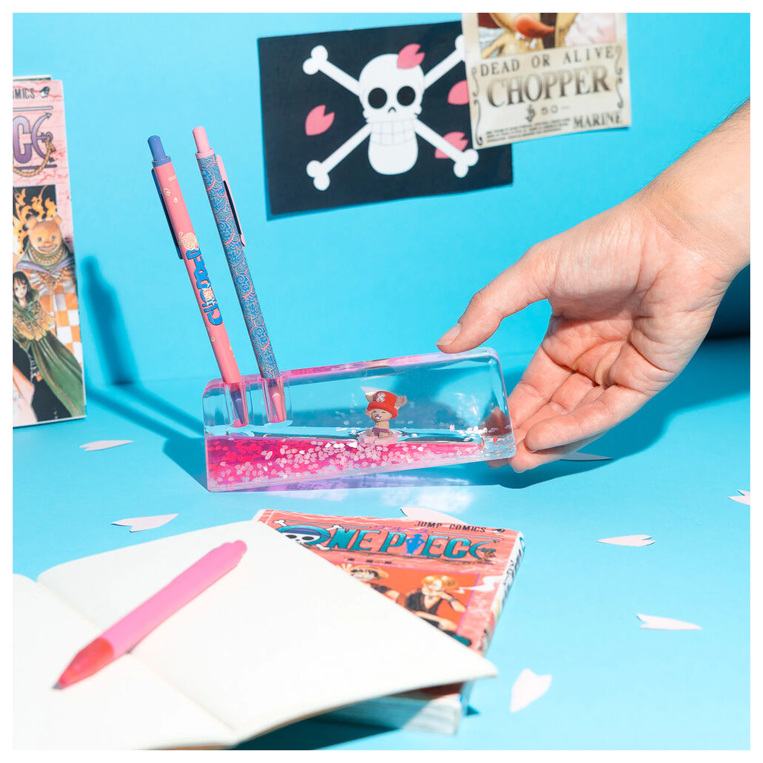 One Piece Chopper Set aus Bleistift, Kugelschreiber und Acryl-Ständer Produktfoto