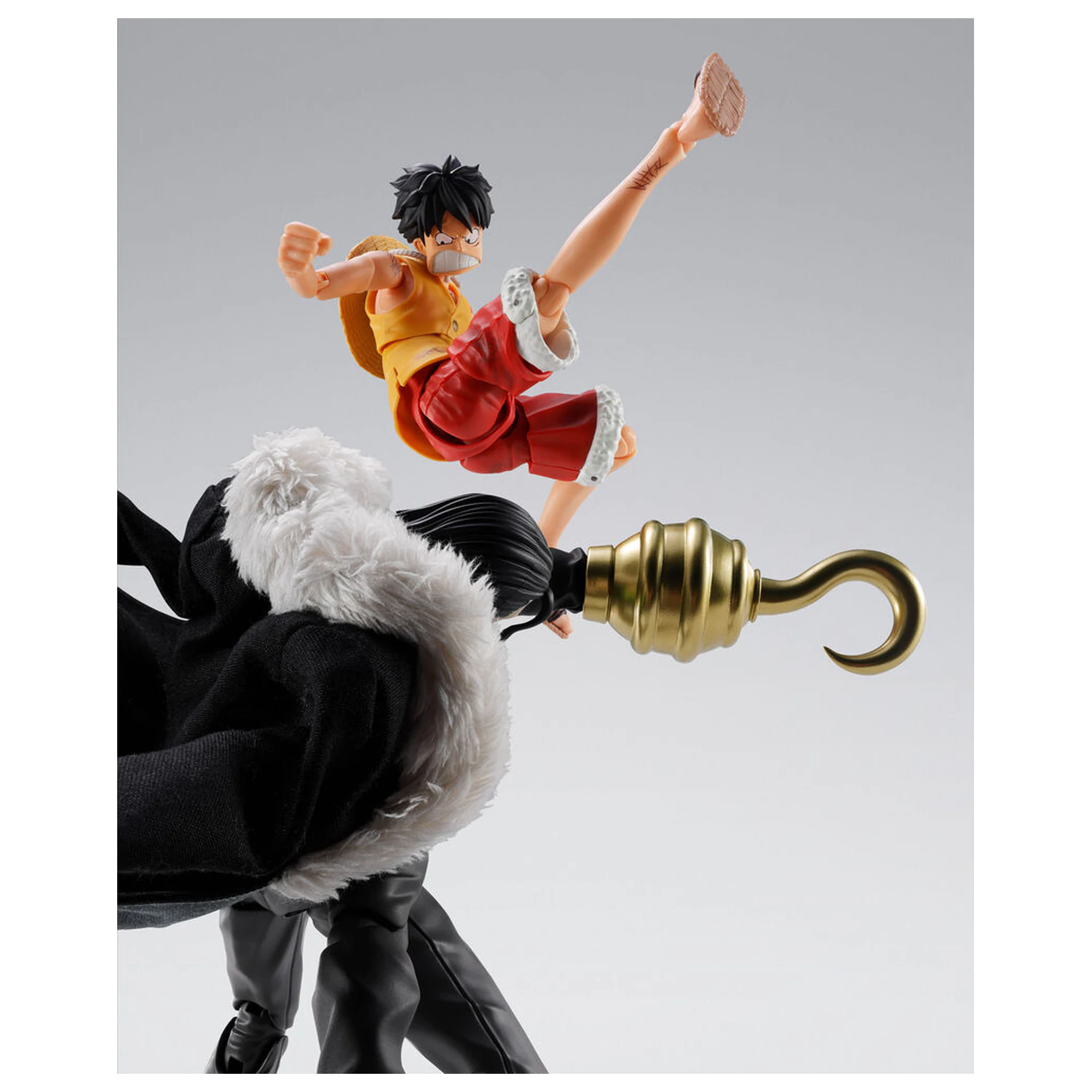 One Piece Sir Crocodile Marineford S.H. Figuarts Figur 18cm Produktfoto