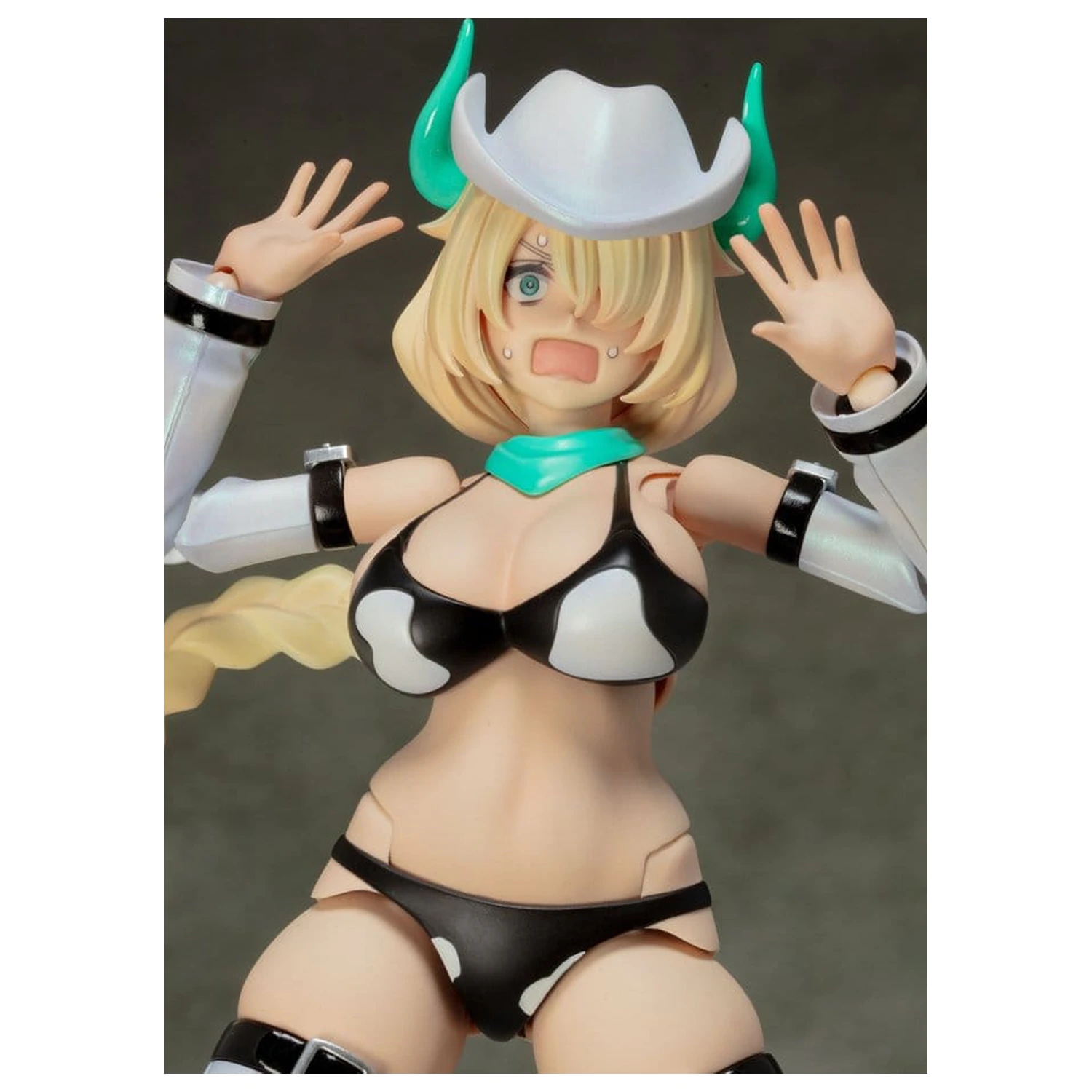 Original Character Plastikmodellbausatz AlienDress Quatre 16 Zentimeter Produktfoto