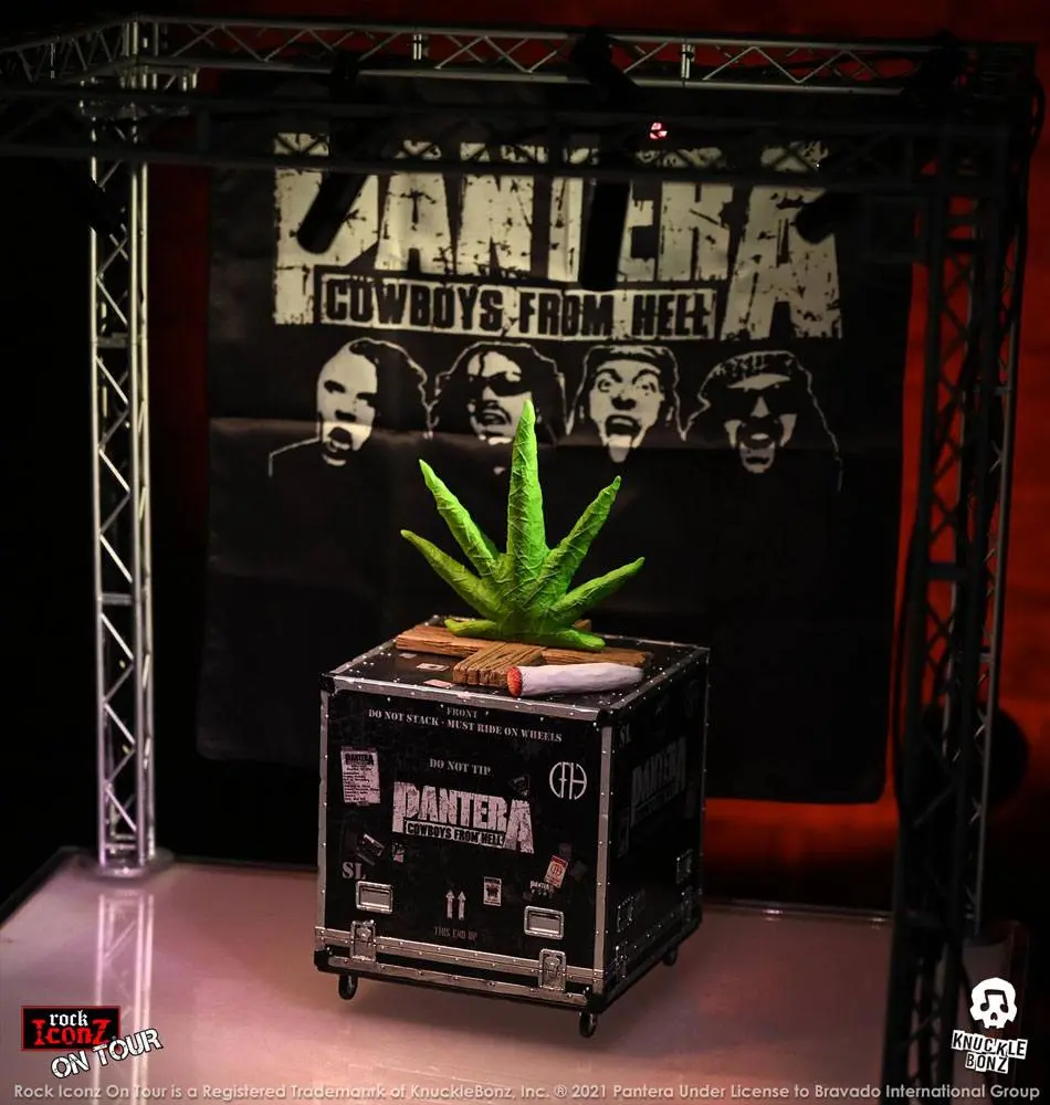 Pantera Rock Ikonz Cowboys From Hell On Tour Road Case Statue & Bühnenhintergrund Set termékfotó