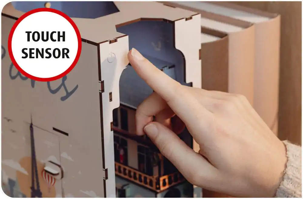 Paris Tiny Adventures Buch-Nische Mini Diorama 23 cm Produktfoto