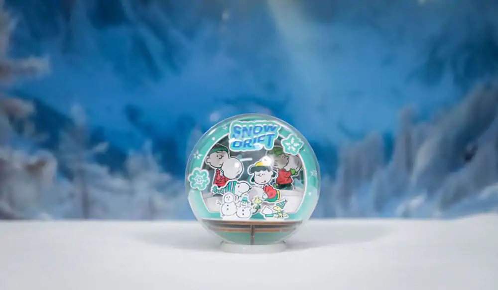Peanuts Puremind Modellbausatz Holz-Theaterglobus Snow Drift Produktfoto