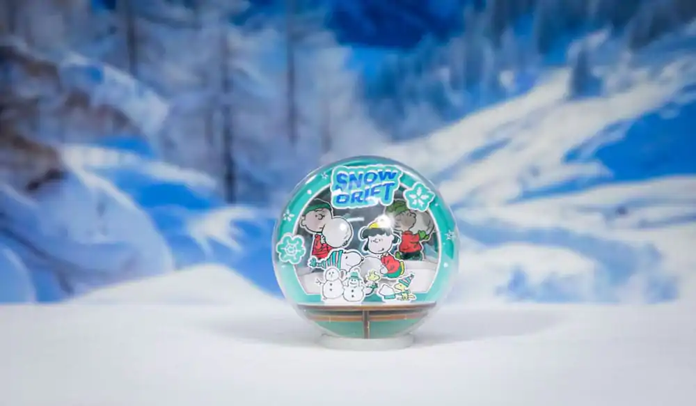 Peanuts Puremind Modellbausatz Holz-Theaterglobus Snow Drift Produktfoto