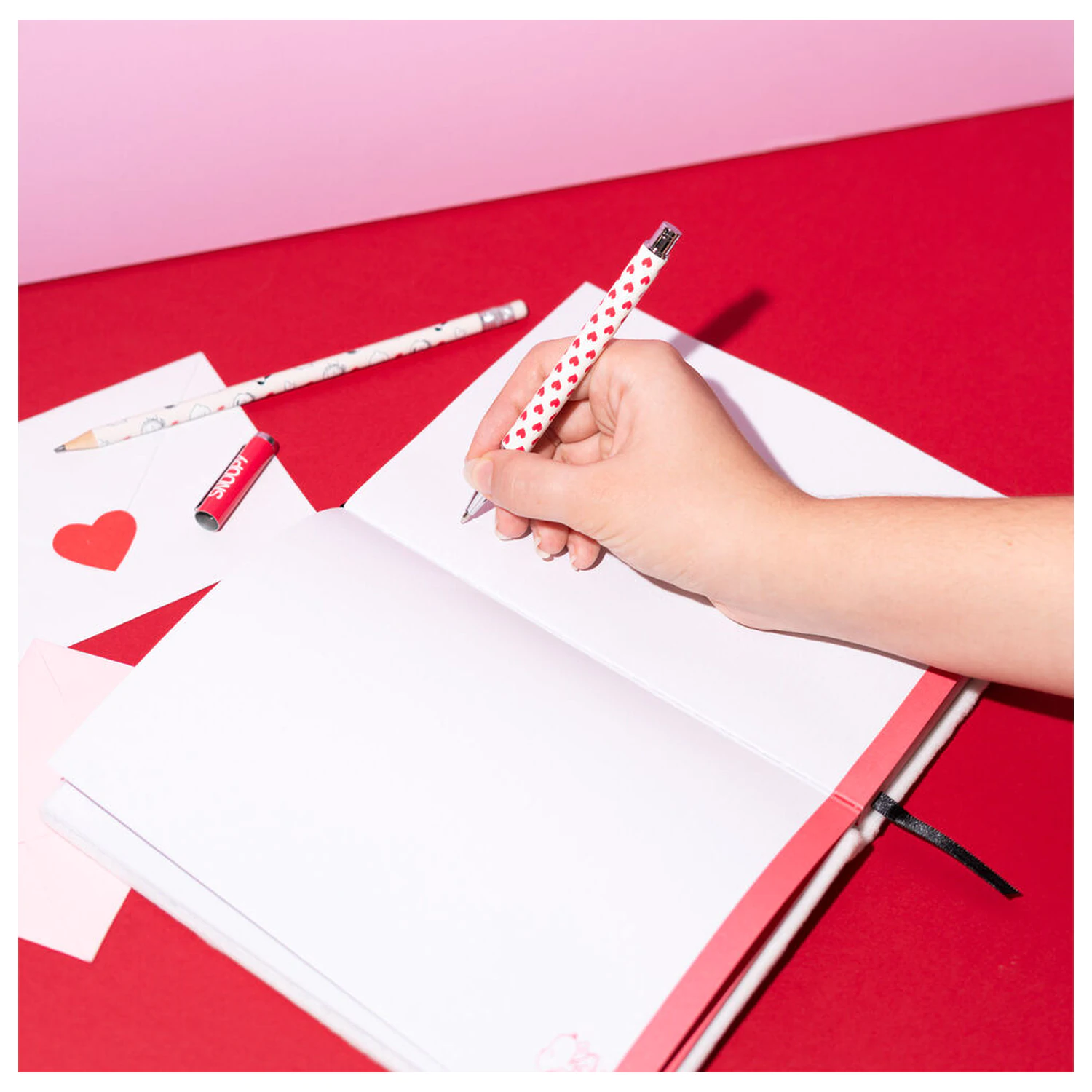 Peanuts Snoopy Federmappe + Kugelschreiber und Bleistift Produktfoto