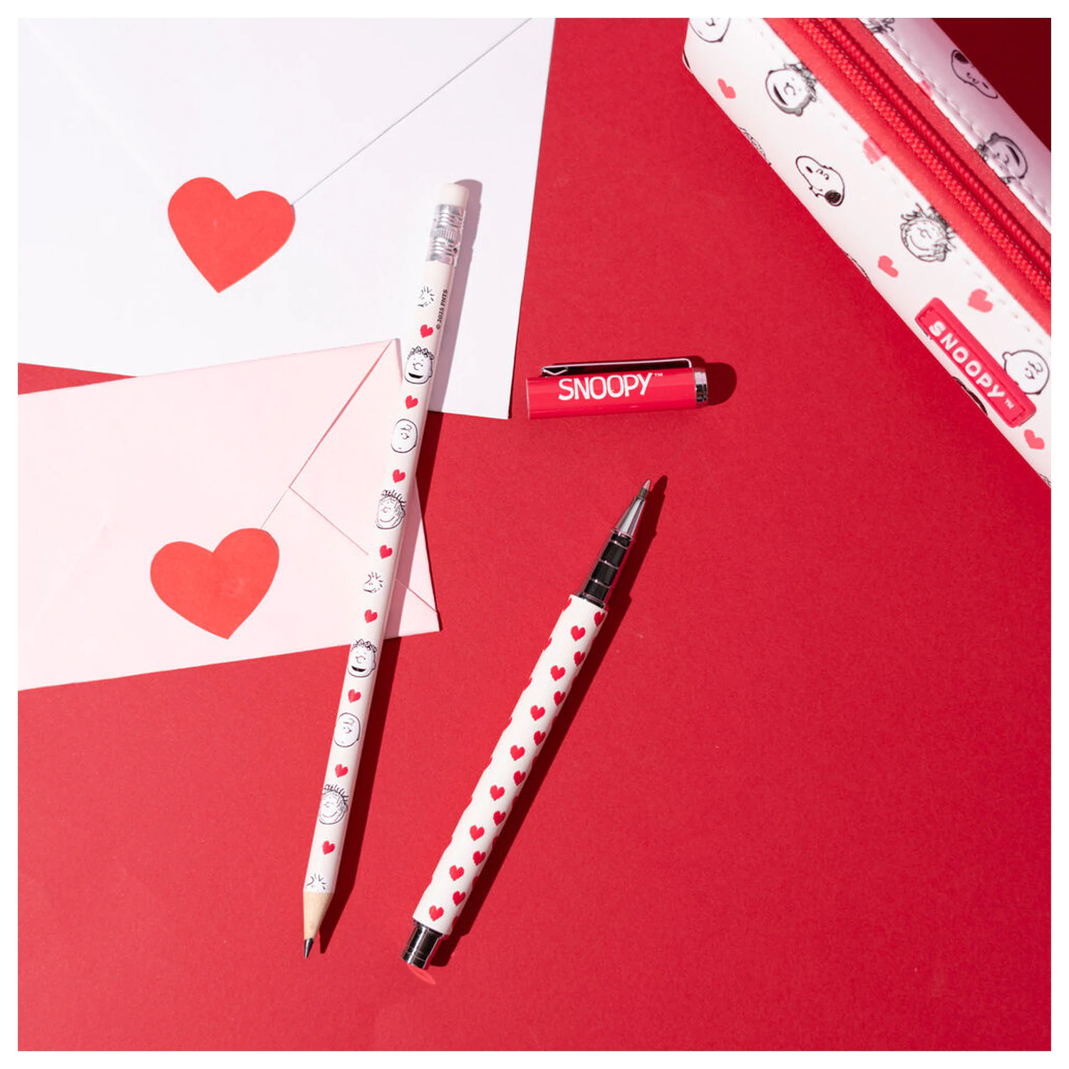 Peanuts Snoopy Federmappe + Kugelschreiber und Bleistift Produktfoto
