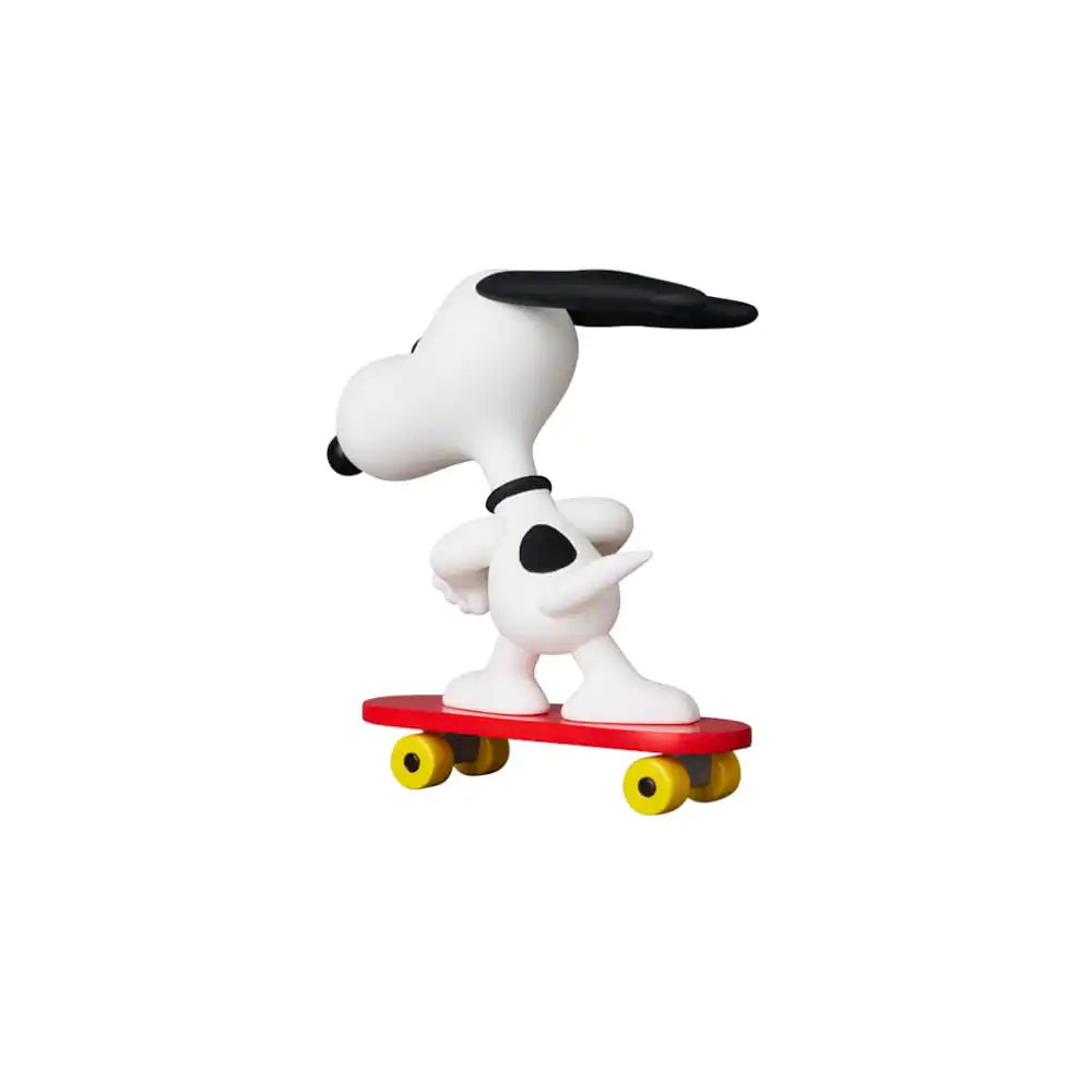 Peanuts UDF Serie 17 Minifgur Skateboard Snoopy 7 cm termékfotó