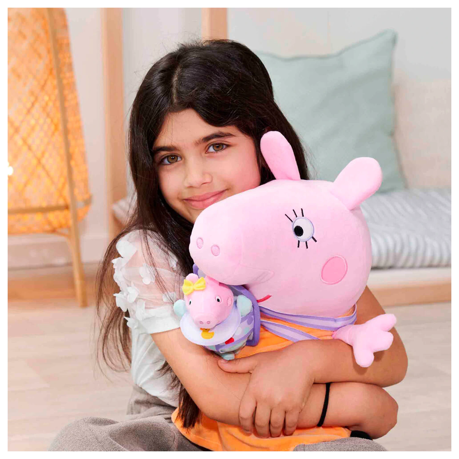 Peppa Pig Mummy Pig mit Evie Plüschtier 33cm Produktfoto