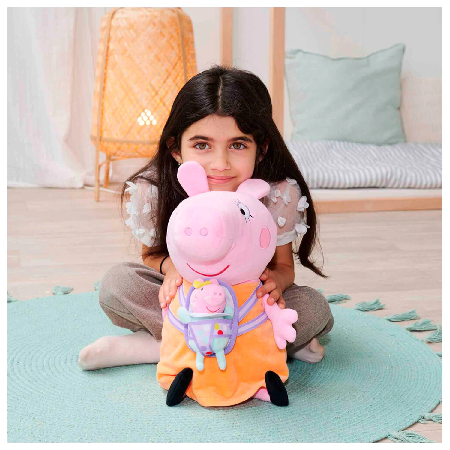 Peppa Pig Mummy Pig mit Evie Plüschtier 33cm Produktfoto