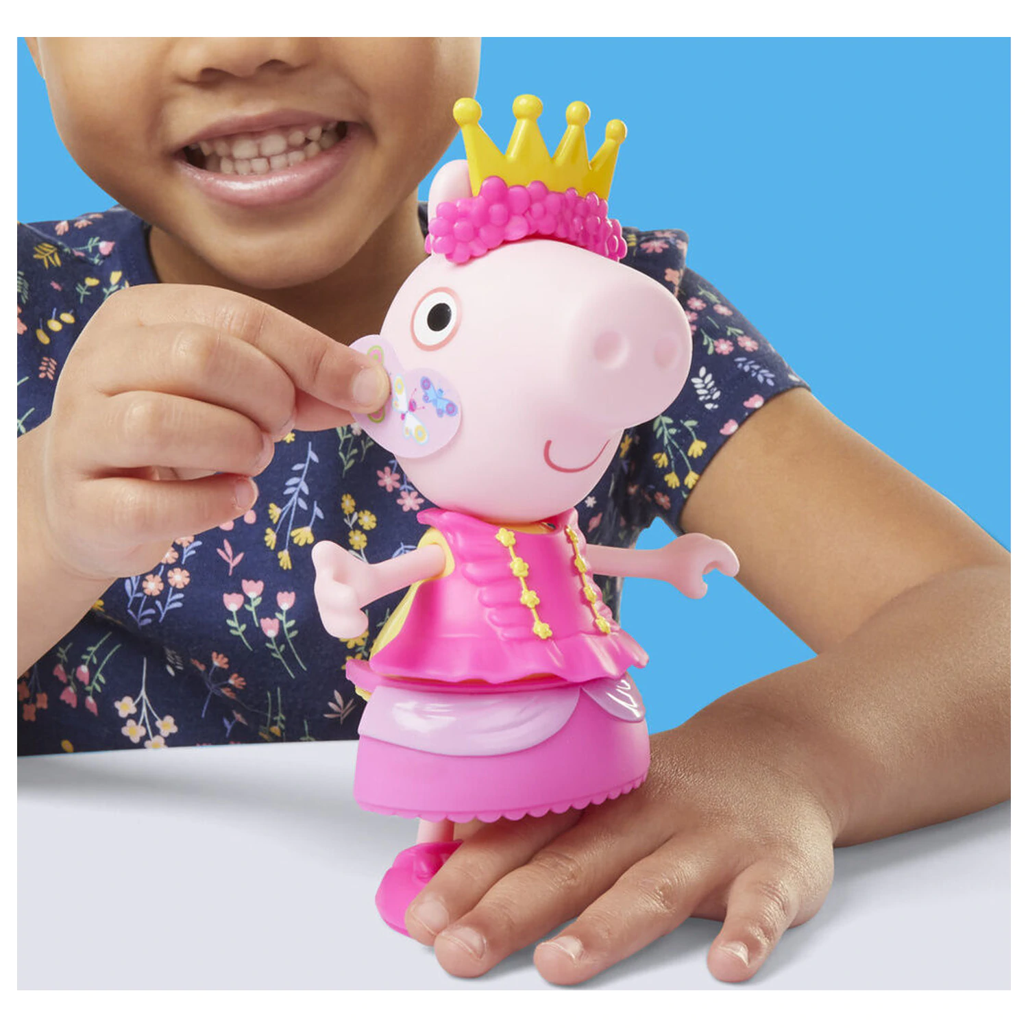 Peppa Pig Peppas Dress-Up Kleiderschrank + Figur 15cm Produktfoto