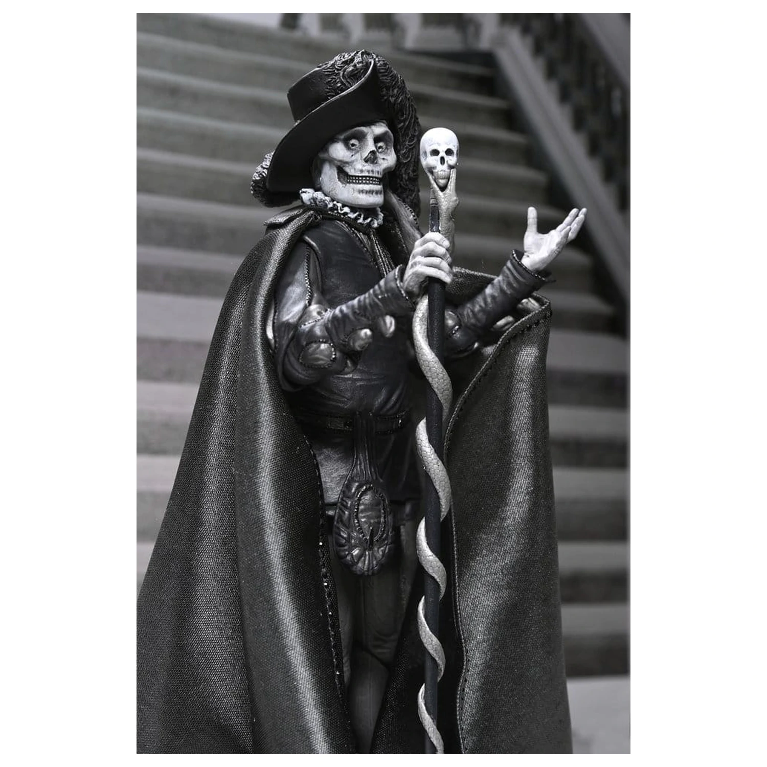 Phantom of the Opera (1925) Ultimate Actionfigur Masque of the Red Death (B&W) 18 cm Produktfoto