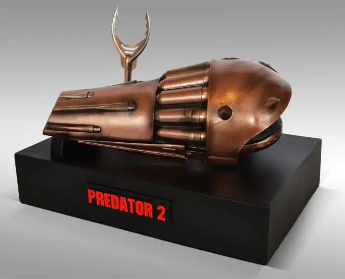 Predator 2 Modell Lebensgroße Nachbildung Netzgewehr und Speergewehr Geschoss 28 cm Produktfoto