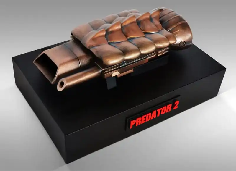 Predator 2 Modell lebensgroße Nachbildung Plasmacaster 25 cm Produktfoto
