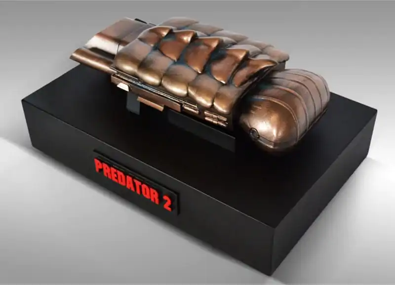 Predator 2 Modell lebensgroße Nachbildung Plasmacaster 25 cm Produktfoto