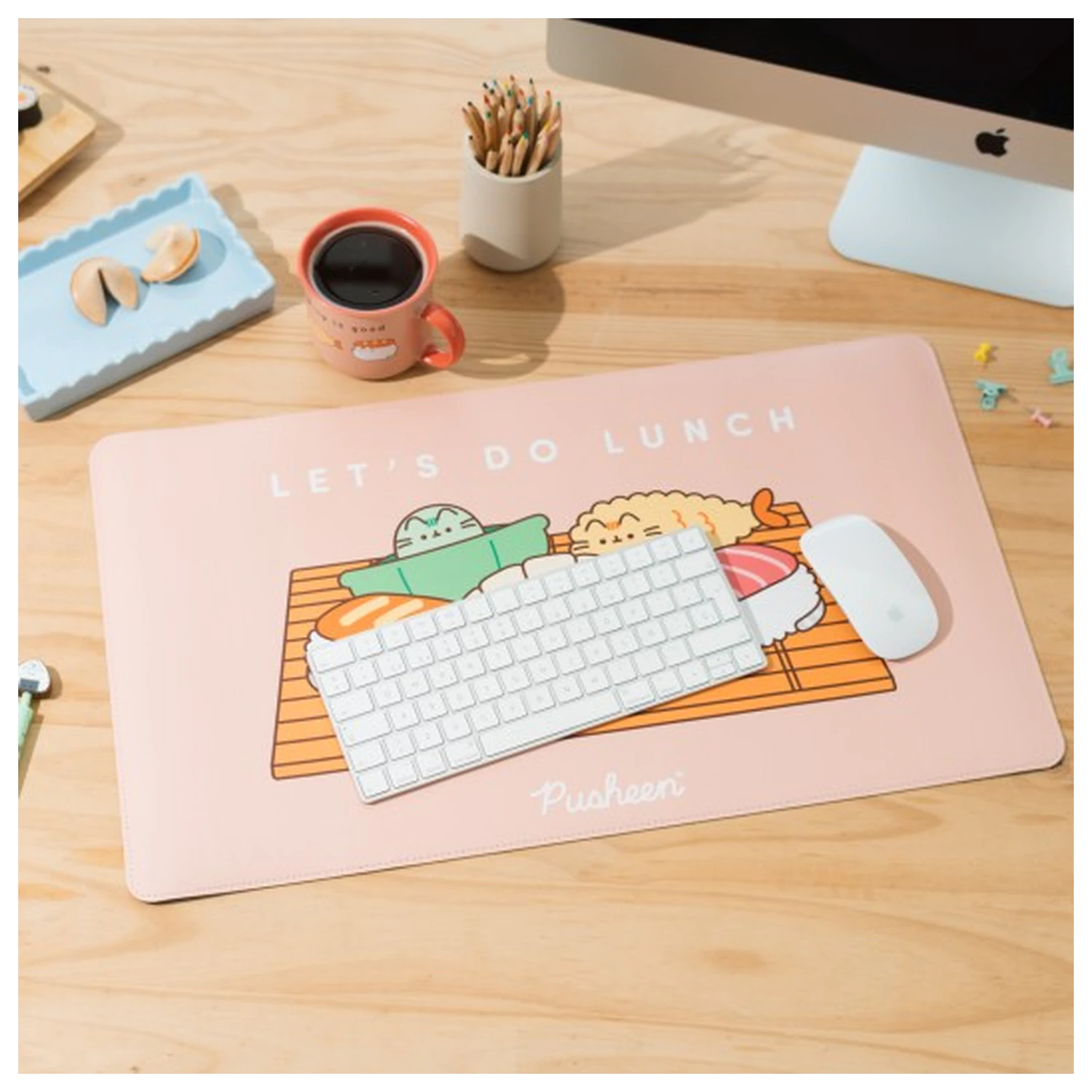 Pusheen Sushi Roll Gaming Schreibtischunterlage Produktfoto