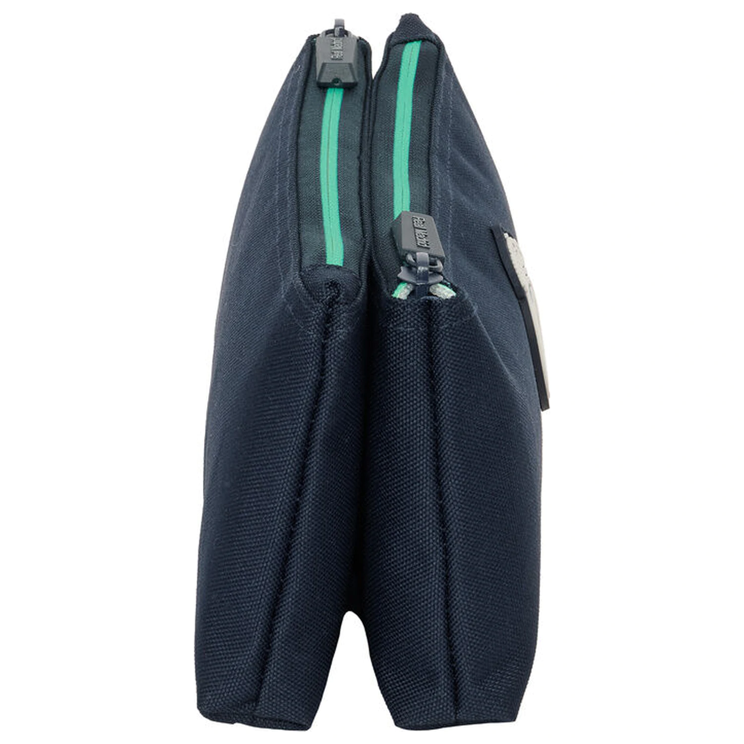 Real Madrid 2 Equipment 25/26 doppeltes Federmäppchen Produktfoto