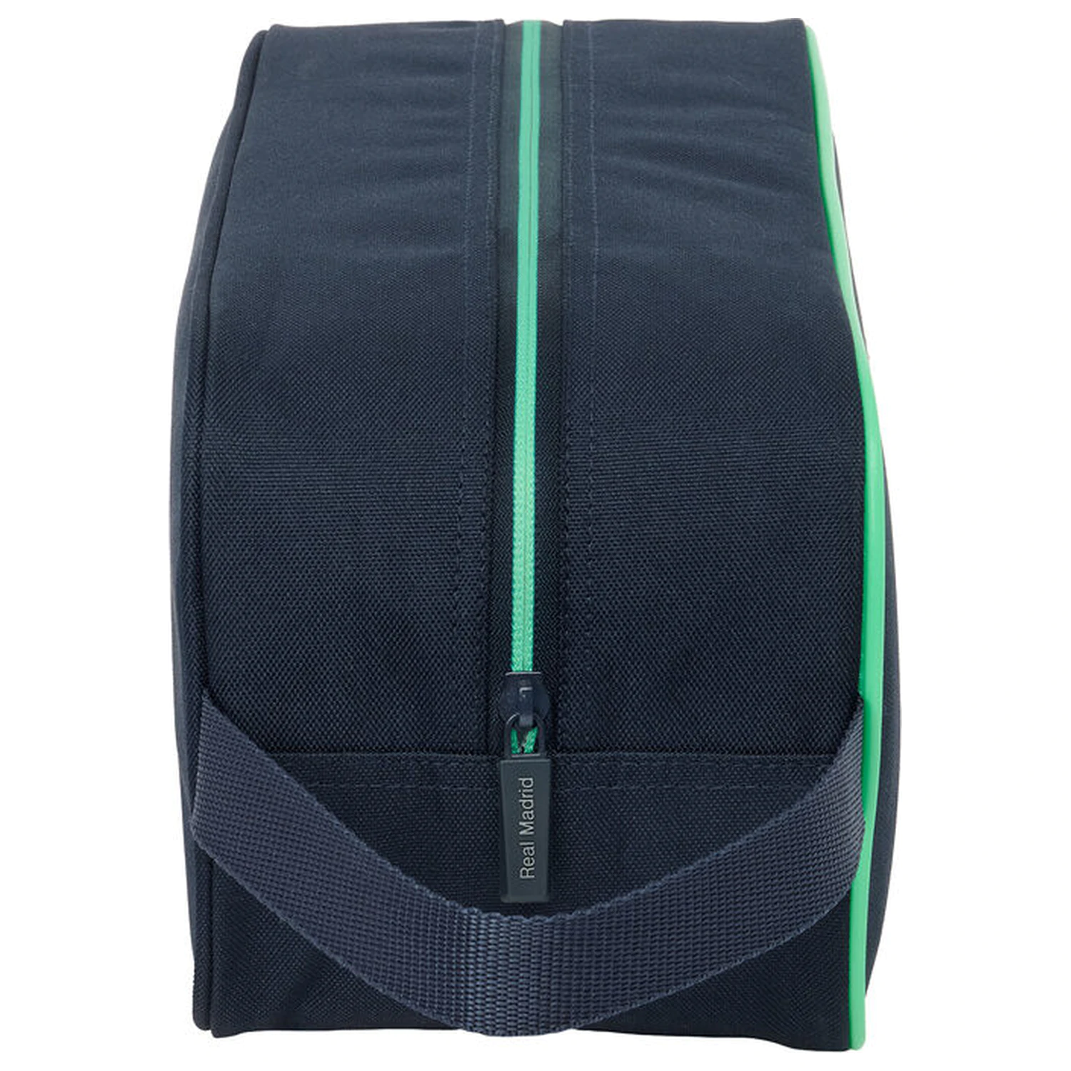 Real Madrid 2 Ausrüstung 25/26 Schuhe Tasche Produktfoto