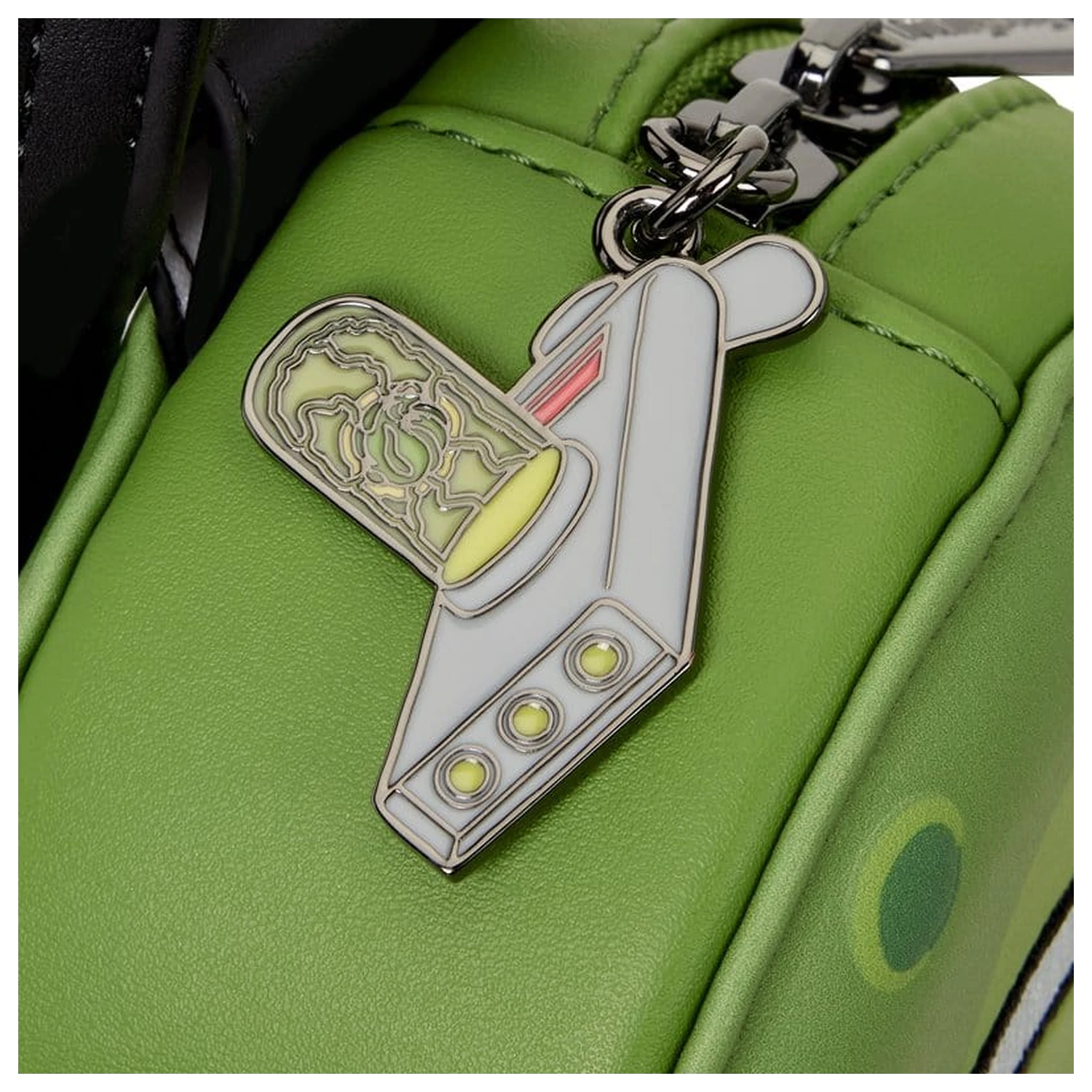 Rick and Morty by Loungefly Sling Bag Pickle Rick Produktfoto