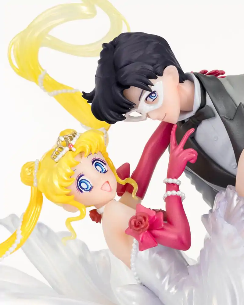 Sailor Moon FiguartsZERO Chouette PVC Statue Usagi & Tuxedo Mask Moonlight Glow Edition 24 cm Produktfoto