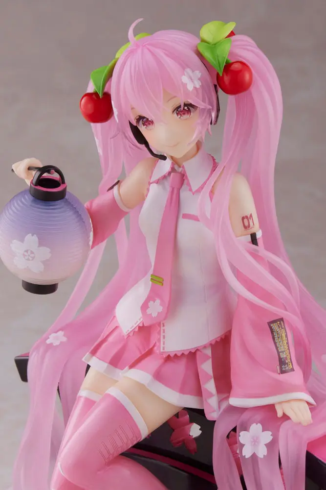 Sakura Miku AMP+ PVC Statue Sakura Lantern Ver. 20 cm Produktfoto