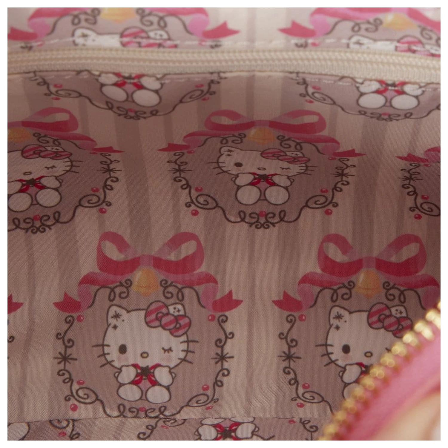 Sanrio by Loungefly Umhängetasche mit Perlenhenkel und Taschananhänger Hello Kitty Steppdesign Produktfoto