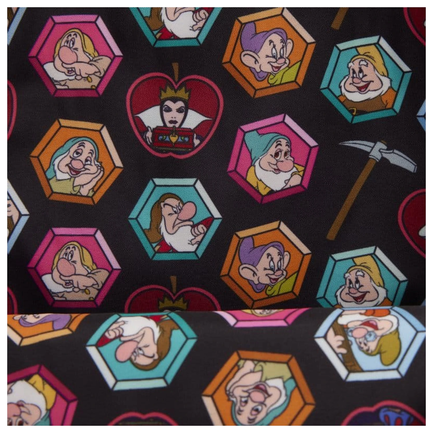 Snow White by Loungefly Sling Bag Produktfoto
