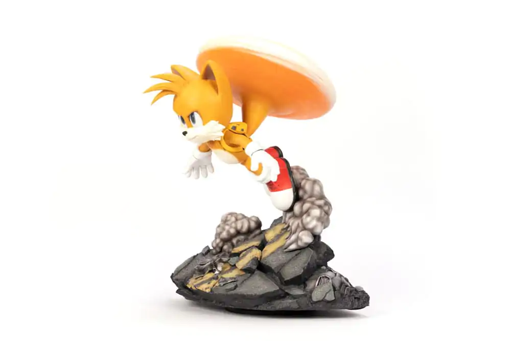 Sonic the Hedgehog 2 Statue Tails Standoff 32 cm termékfotó