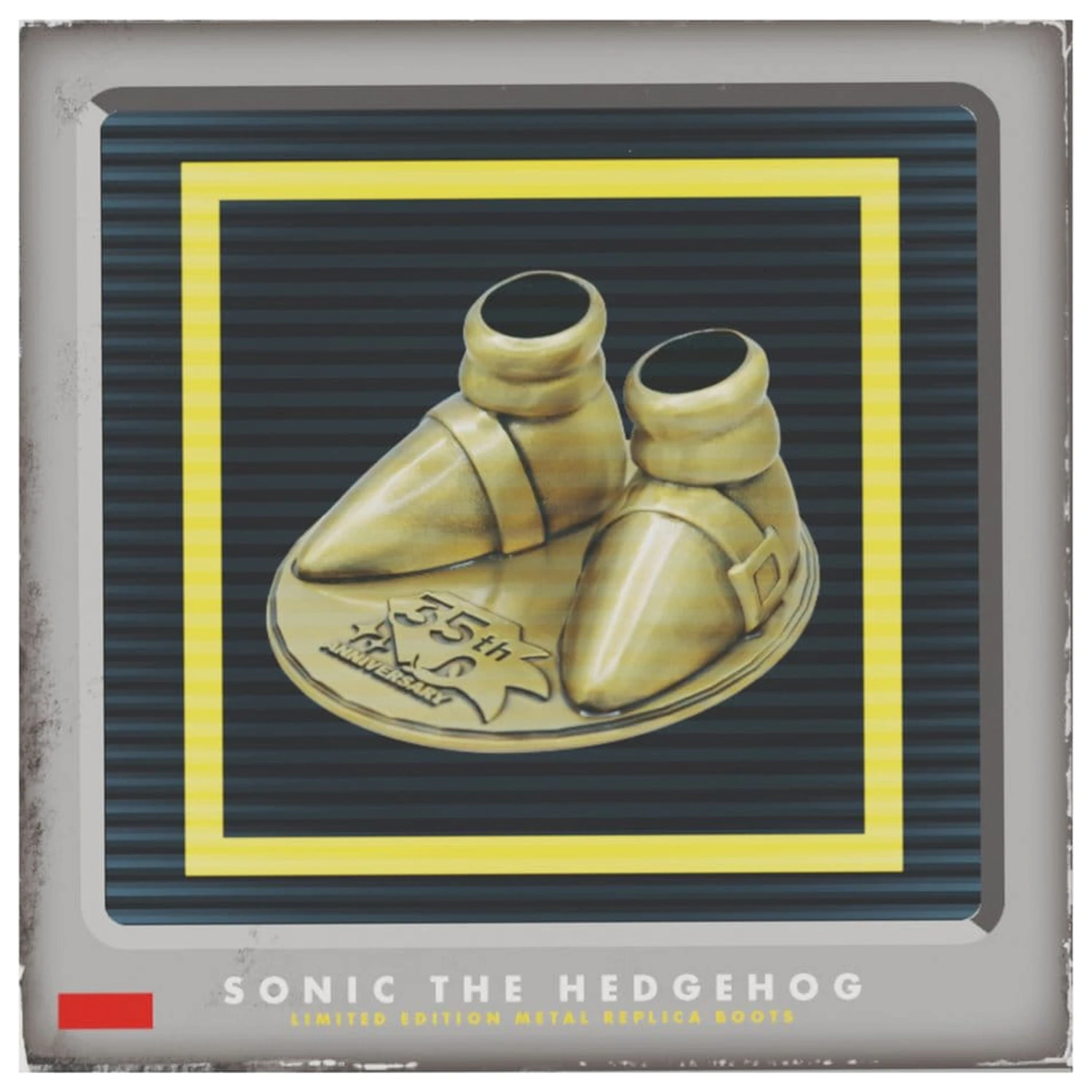 Sonic the Hedgehog Replika 35. Jahrestag Metallstiefel limitierte Auflage Produktfoto