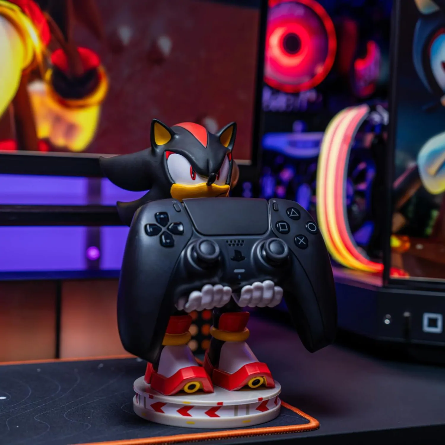 Sonic The Hedgehog Shadow Controller/Telefonhalter Cable Guy Figur 20cm Produktfoto