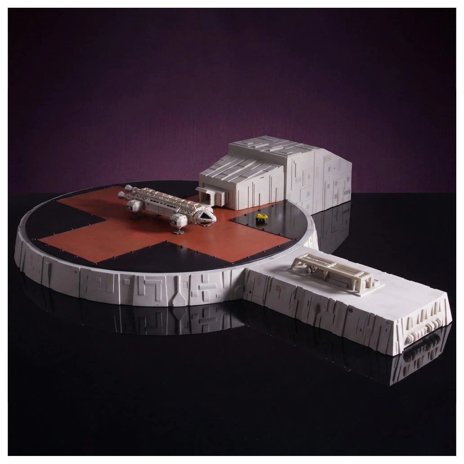 Space 1999 Playset Landeplatz (mit Eagle Transporter) 46 cm Produktfoto