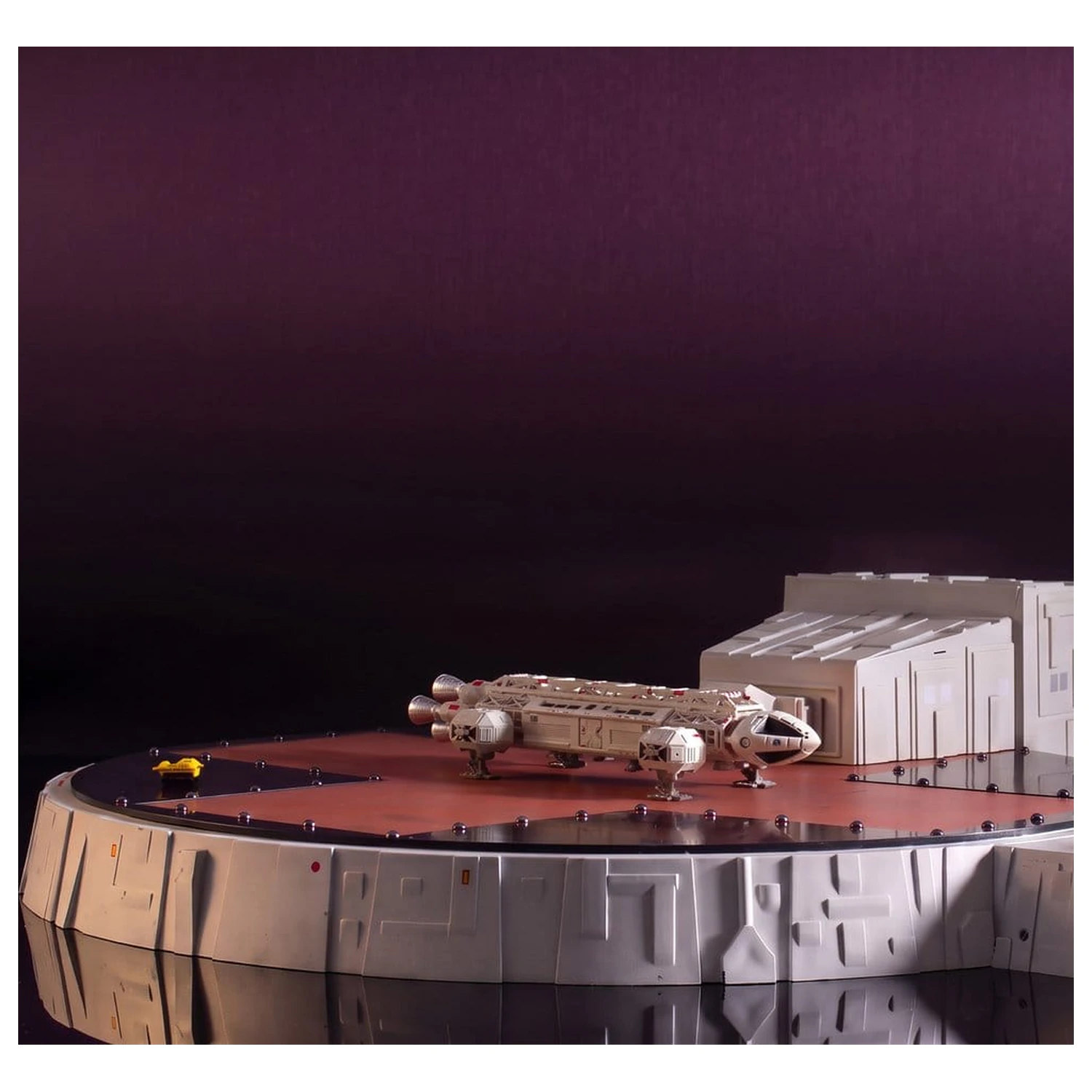 Space 1999 Playset Landeplatz (mit Eagle Transporter) 46 cm Produktfoto
