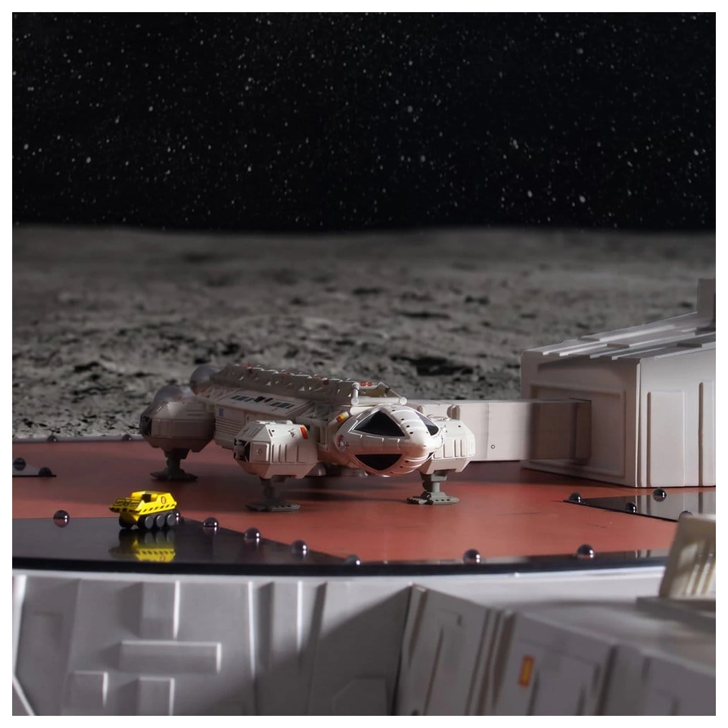 Space 1999 Playset Landeplatz (mit Eagle Transporter) 46 cm Produktfoto