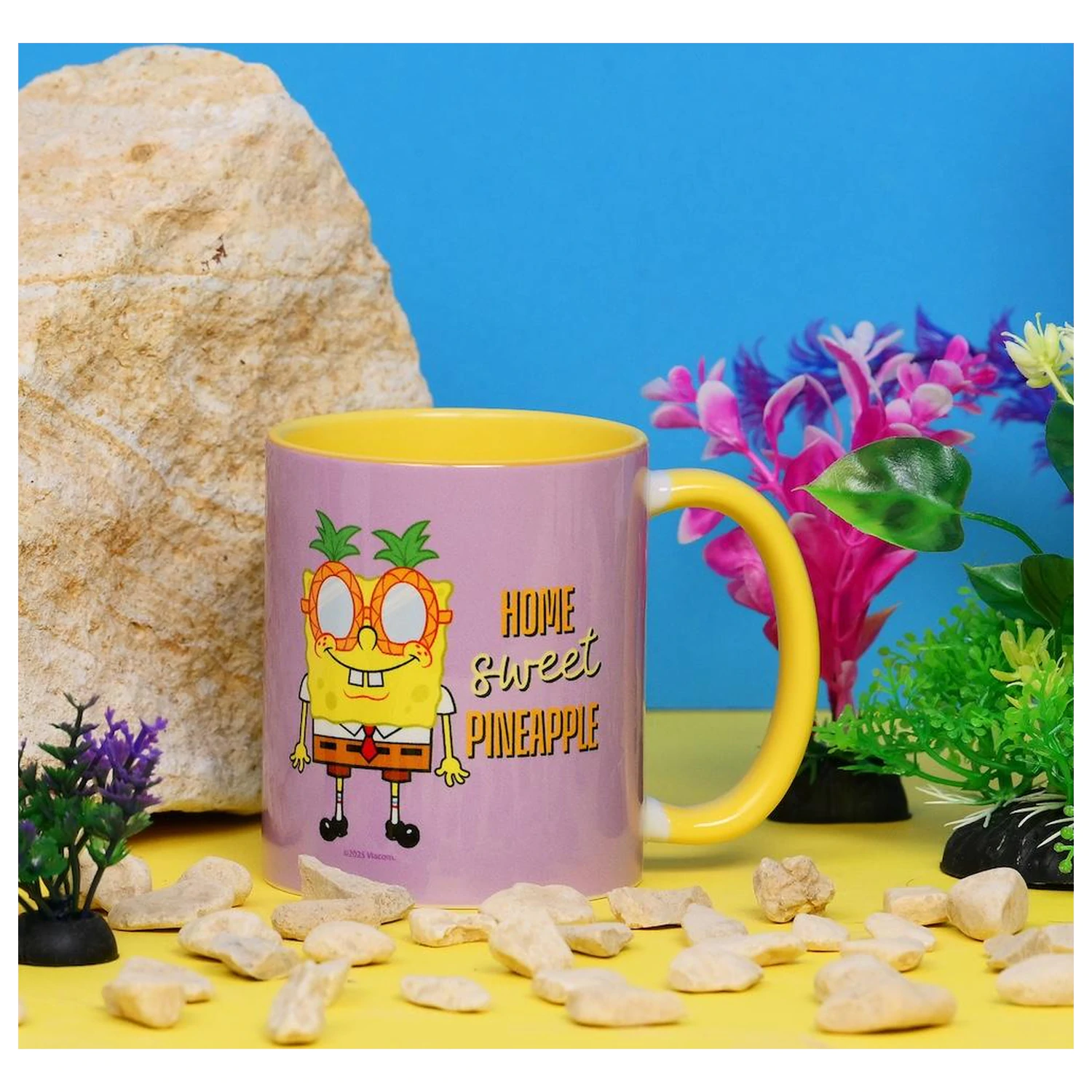SpongeBob Home Sweet Pineapple innenfarbige Tasse 325 ml Produktfoto
