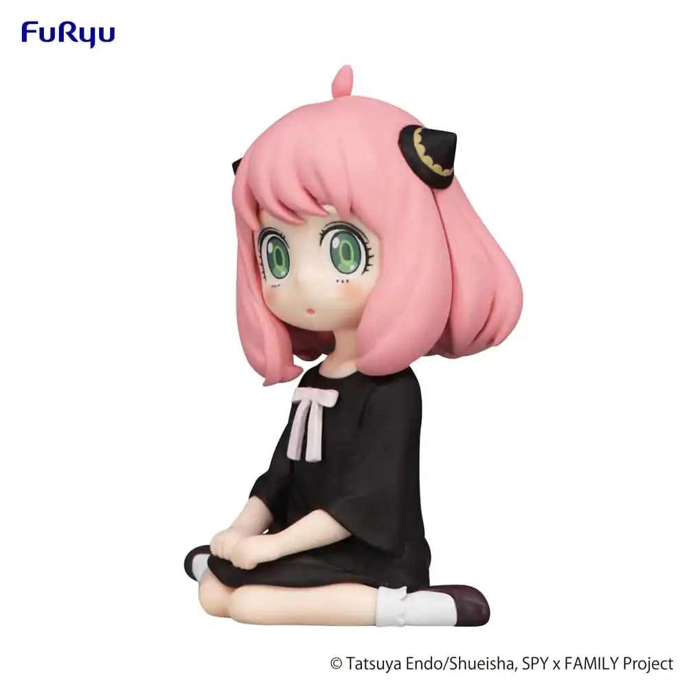 Spy × Family Noodle Stopper PVC Statue Anya Forger Sitting on the Floor 7 cm Produktfoto