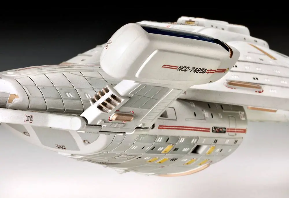 Star Trek Modellbausatz 1/670 U.S.S. Voyager 51 cm Produktfoto