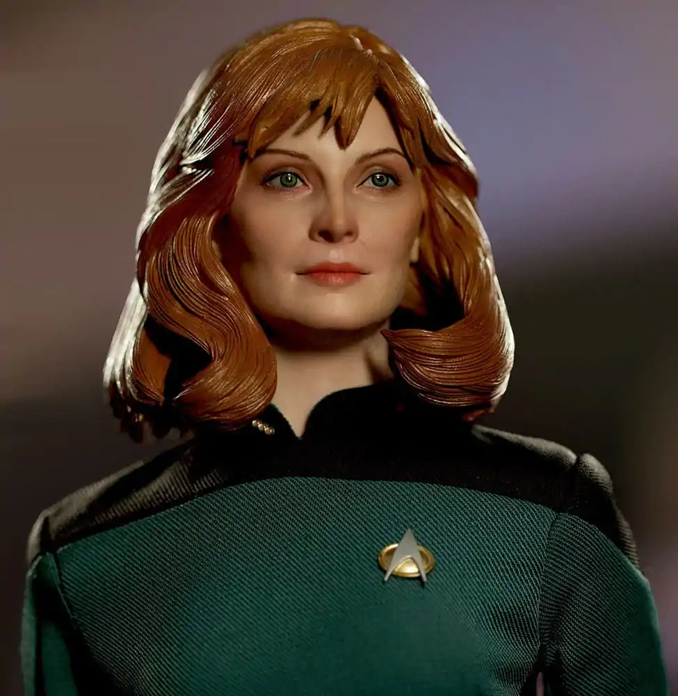 Star Trek: The Next Generation Actionfigur 1/6 Dr. Beverly Crusher (Essential Edition) 27 cm Produktfoto