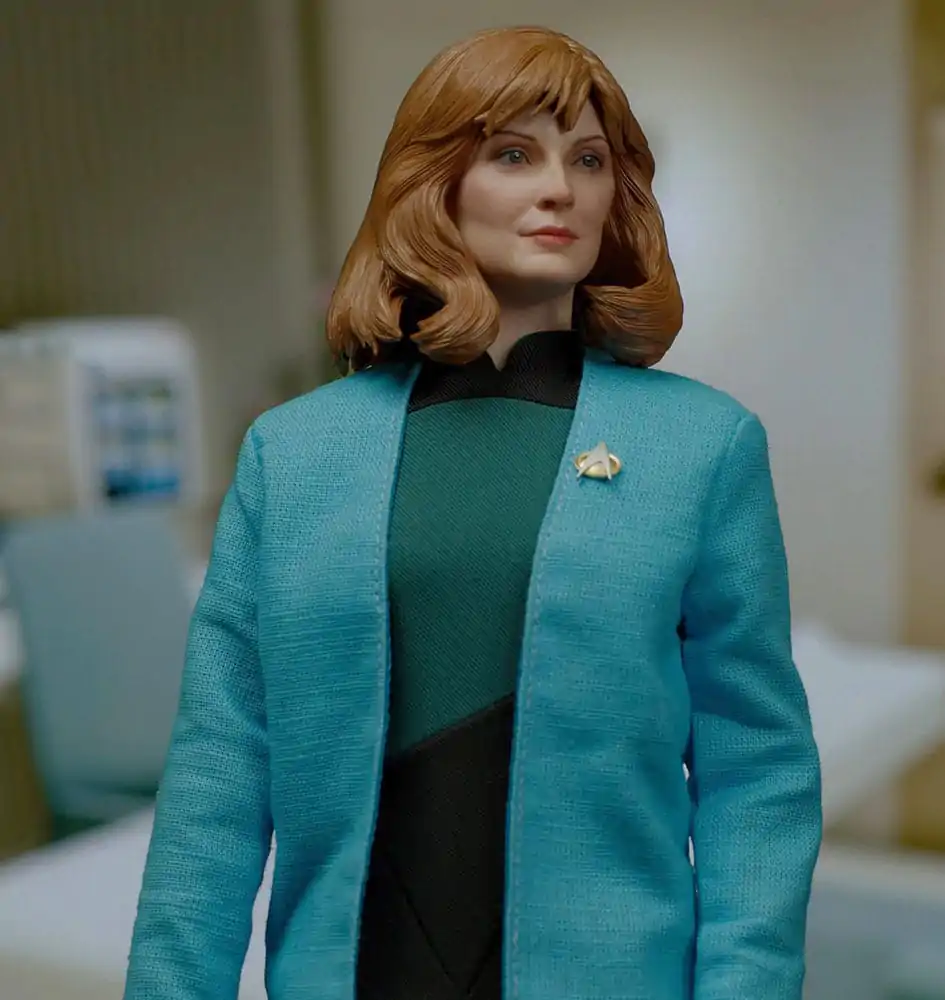 Star Trek: The Next Generation Actionfigur 1/6 Dr. Beverly Crusher (Standard Edition) 27 cm Produktfoto
