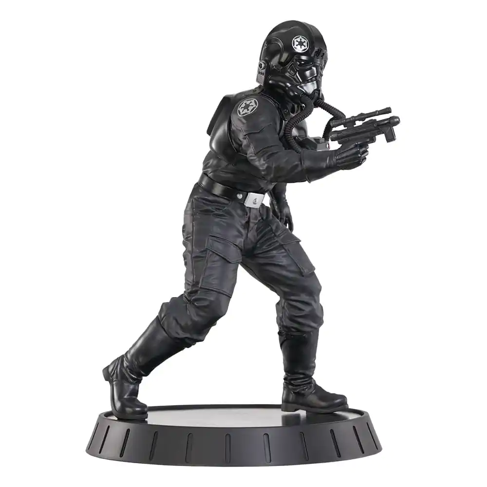 Star Wars A New Hope Milestones Statue 1/6 Tie Pilot 30 cm Produktfoto