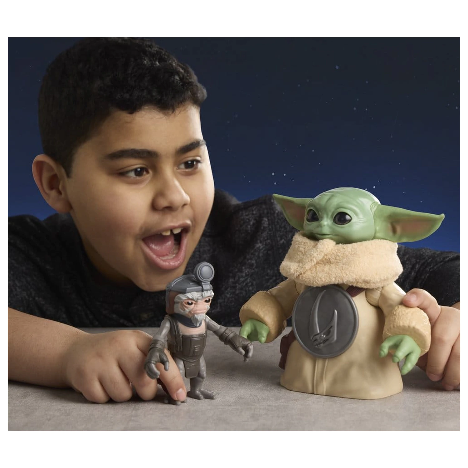 Star Wars: The Mandalorian & Grogu Elektronische Actionfigur Huggin' Grogu & Anzellan 17 cm Produktfoto