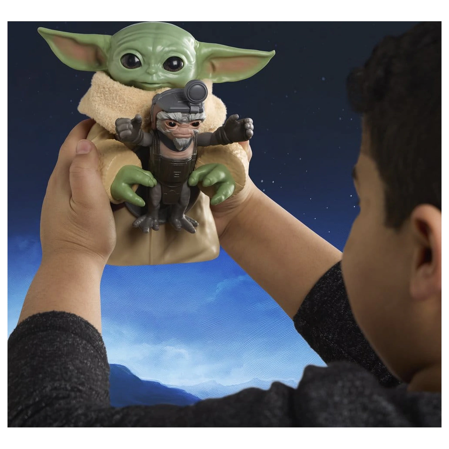 Star Wars: The Mandalorian & Grogu Elektronische Actionfigur Huggin' Grogu & Anzellan 17 cm Produktfoto