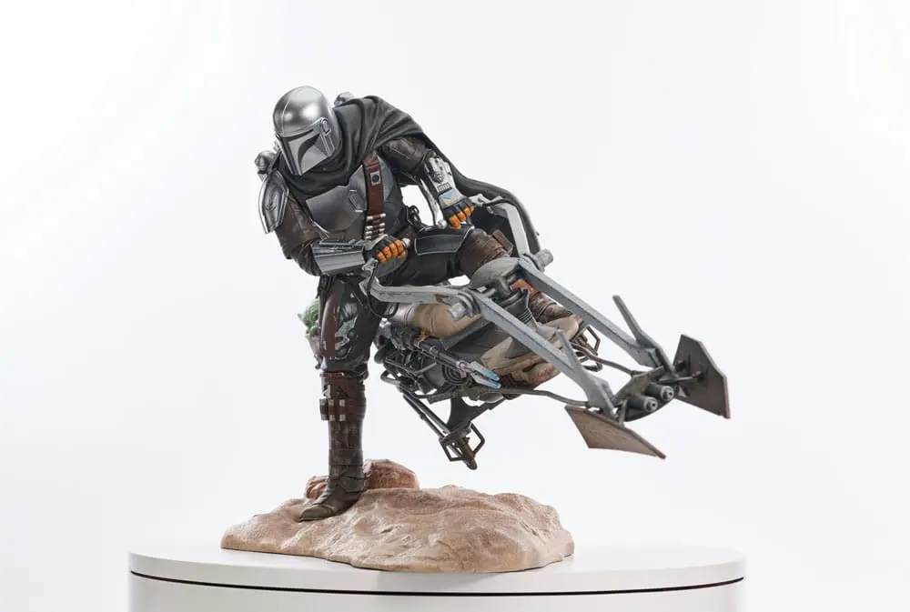 Star Wars: The Mandalorian Premier Collection Statue 1/7 Din Djarin on Speeder Bike 23 cm Produktfoto