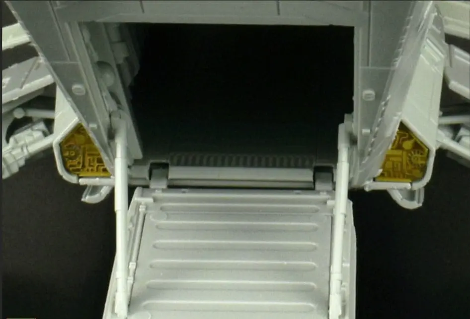 Star Wars: The Mandalorian Modellbausatz Razor Crest "Platinum Edition" Produktfoto