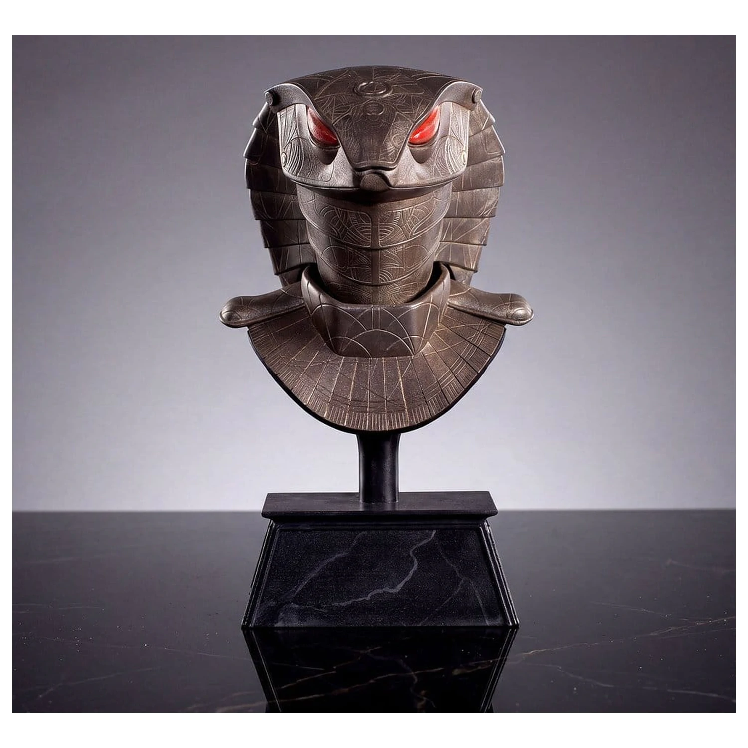 Stargate Desktop Nachbildung Helm Nachbildung Serpent Guard Helm Apophis 15 cm Produktfoto